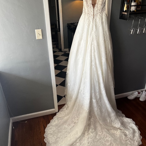 Morilee Wedding Dress, Perfect Condition - Picture 5 of 8